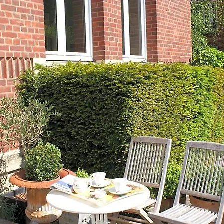 Les Hortensias Bed & Breakfast 3*