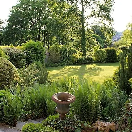 Les Hortensias Bed & Breakfast 3*